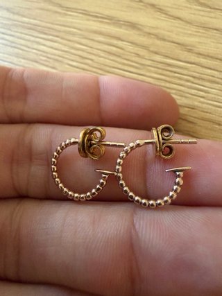 Aros bañados en oro rosa