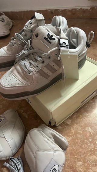 Adidas Bad Bunny Gris/Blanco Talla X