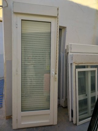 Puerta Climalit 227x80 con persiana
