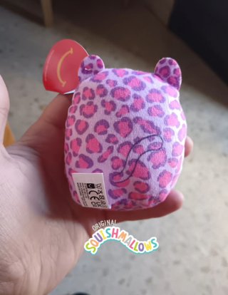 Peluche Squishmallows Leopardo Rosa