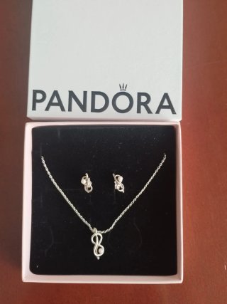 Conjunto Pandora Collar y Pendientes Plata