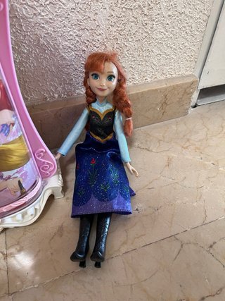 Muñecas Frozen y Armario Princesas Disney