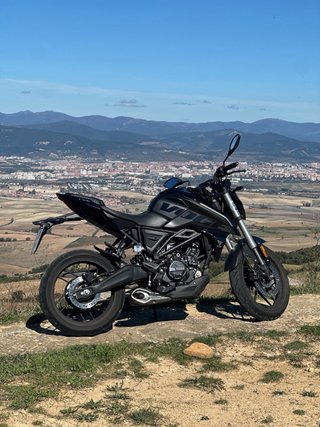 Voge 125R Negra