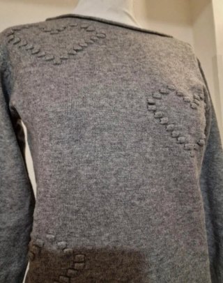 Maglioncino grigio con cuori taglia unica