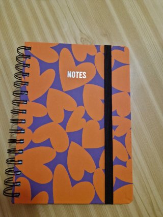 Libreta y 3 bolígrafos
