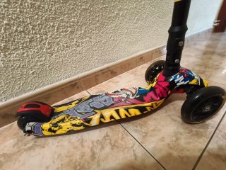 Patinete 3 ruedas infantil con luces LED