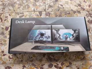 Lampada da scrivania LED orientabile