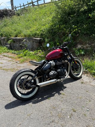 Triumph Bobber black