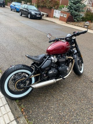 Triumph Bobber black