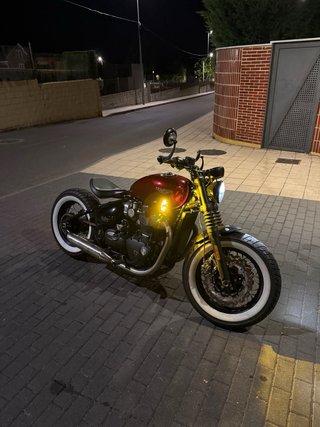 Triumph Bobber black