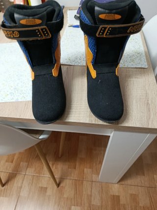 Botas Asolo Negras y Naranjas
