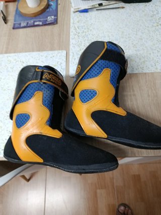 Botas Asolo Negras y Naranjas