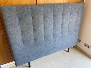 Cabecero tapizado gris