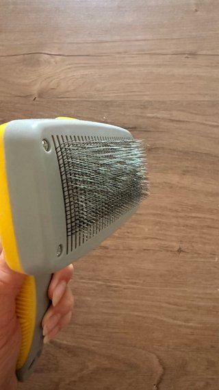 Cepillo Pecute para Perros y Gatos autolimpieza