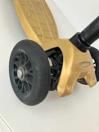 Patinete Micro Maxi 3 Ruedas Dorado