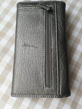 Monedero Nine West color Plomo