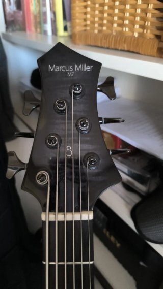 Bajo Eléctrico Marcus Miller M7 6 Cuerdas