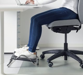 Reposapiés negro para oficina