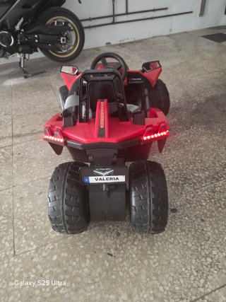 Coche teledirigido Polaris Slingshot Rojo
