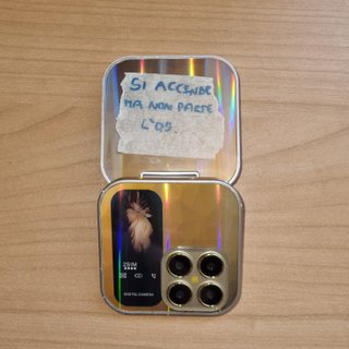 Telefono i17 PRO oro (non parte l'OS)