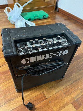 Amplificador Roland Negro/Gris