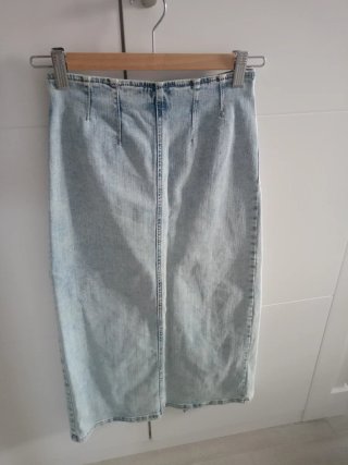Falda vaquera midi Stradivarius