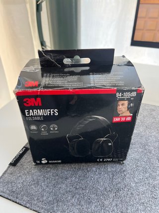 Protectores auditivos 3M para estudio