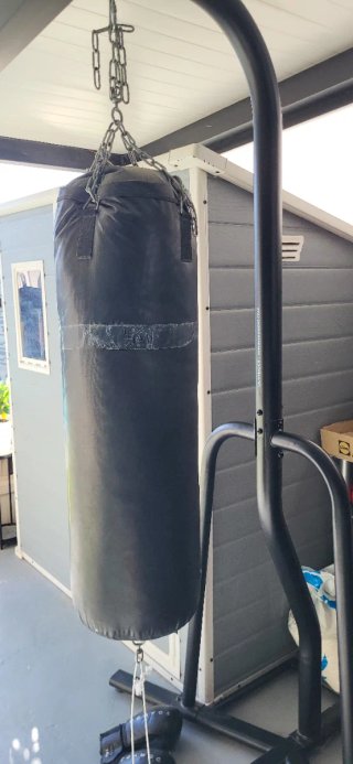 Saco de boxeo con soporte