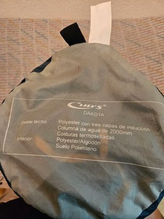 Tienda de campaña azul