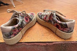 Zapatillas esparto plataforma florales