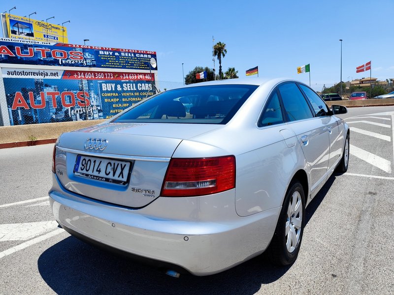 Audi A6 2004, foto 2