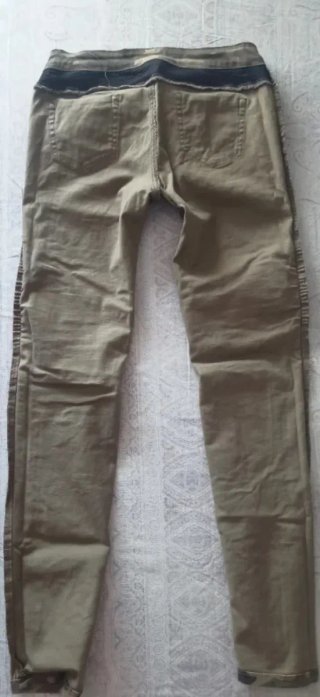 Pantalón camuflaje elástico ajustado Talla M