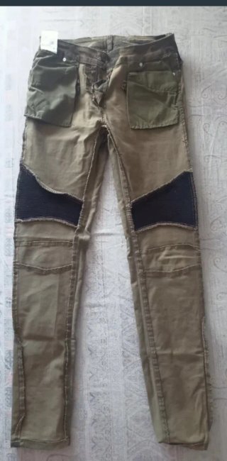 Pantalón camuflaje elástico ajustado Talla M