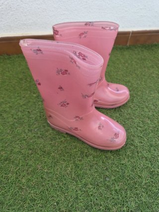 Botas de agua niña flores rosas