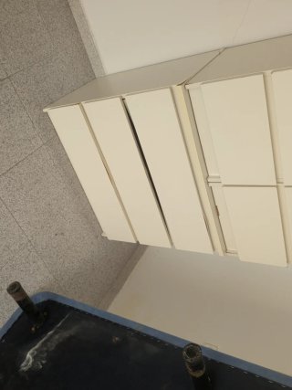 Regalo Muebles Ikea blancos. Gratis