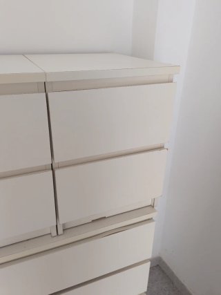 Regalo Muebles Ikea blancos. Gratis