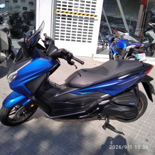 Honda Forza 350 Maxi Scooter Azul