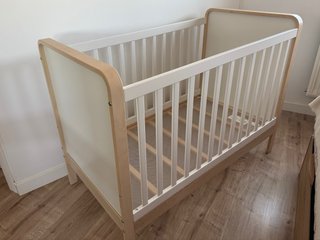Cuna Ikea ALSKVARD convertible