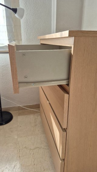 Cómoda IKEA MALM 4 cajones madera