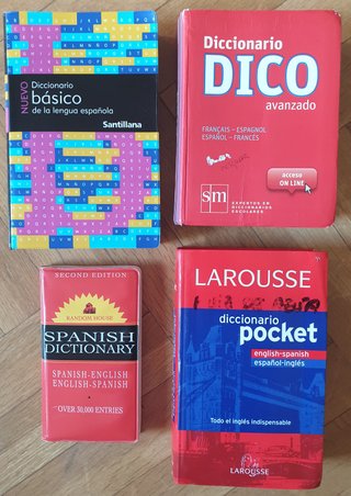 4 Diccionarios (Español, Inglés, Francés)