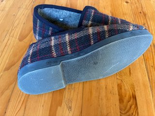 Zapatillas de casa a cuadros talla 42
