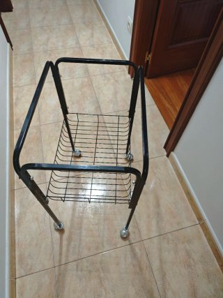 Soporte desmontable para jaula