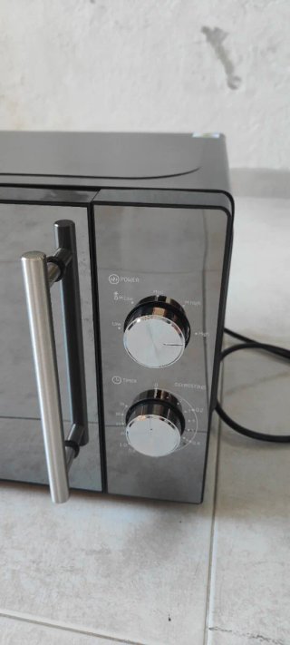 Microondas KOENIC