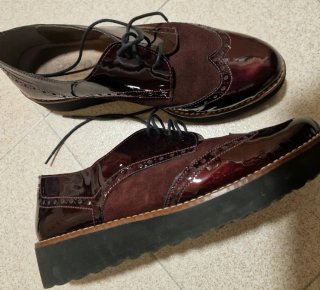 Lote 2 pares zapatos: tacones y Oxford