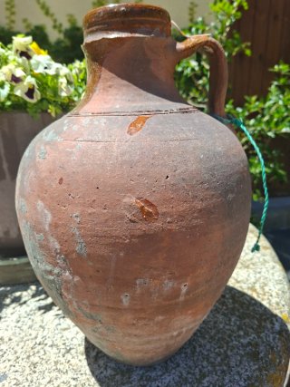 Cántara antigua de cerámica