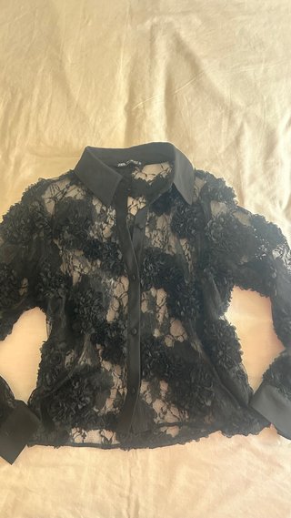 Camisa Zara Transparencias Flores Negra Talla S