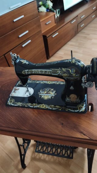 Máquina de coser antigua Singer