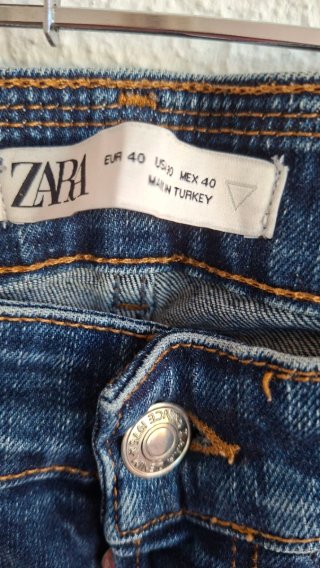 Pantalón vaquero Zara hombre desgastado