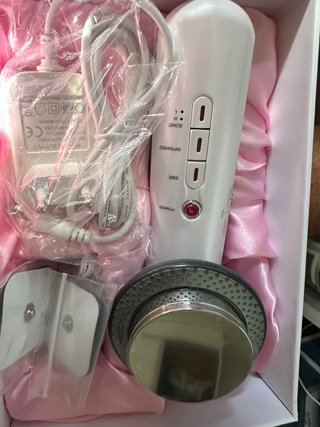 Masajeador 3 en 1 Ultrasonidos,  EMS y cavitación