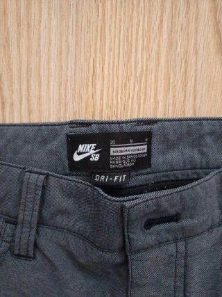 Bermuda Nike SB Dri-Fit Gris Talla M